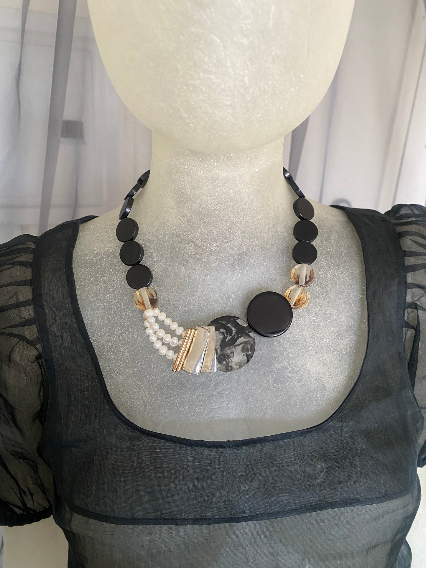 dot dot circle necklace