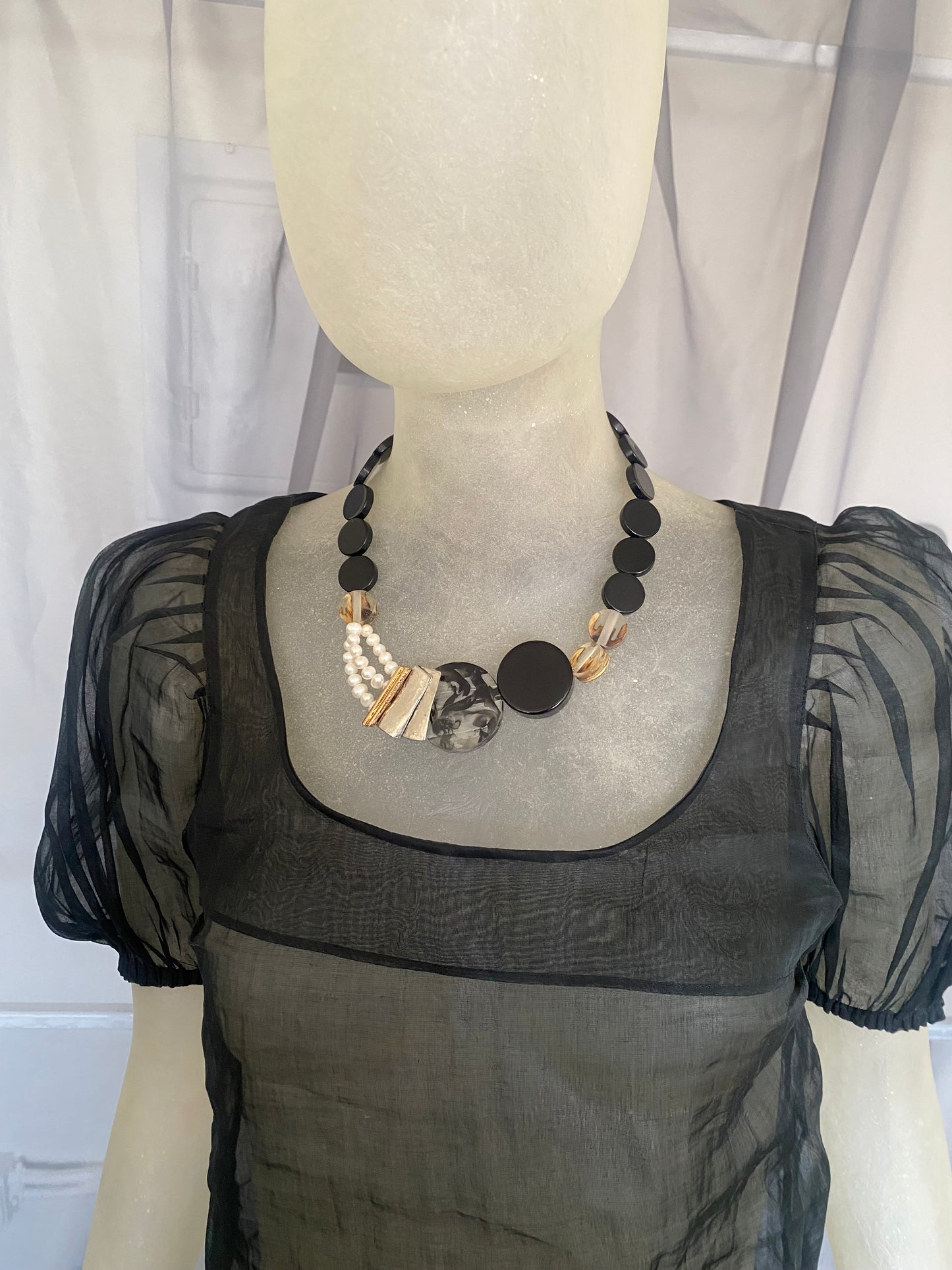 dot dot circle necklace