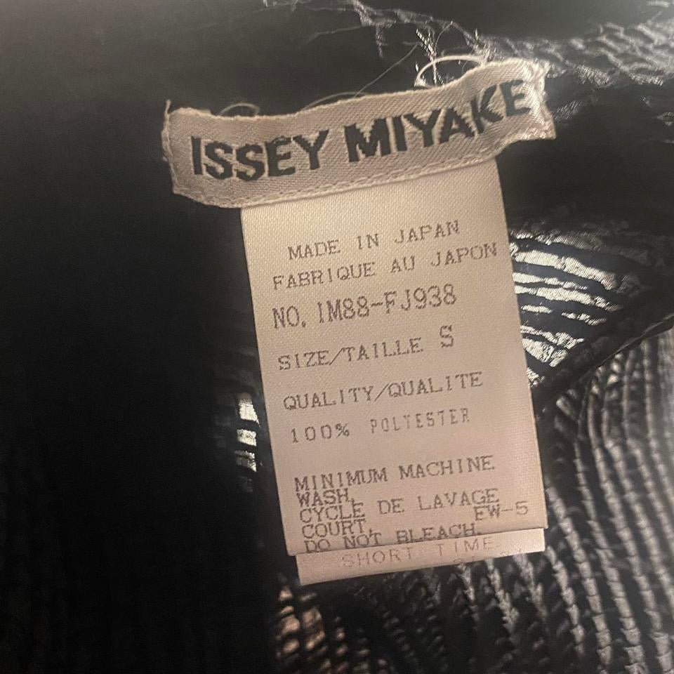 1990s vintage Issey Miyake pleated top