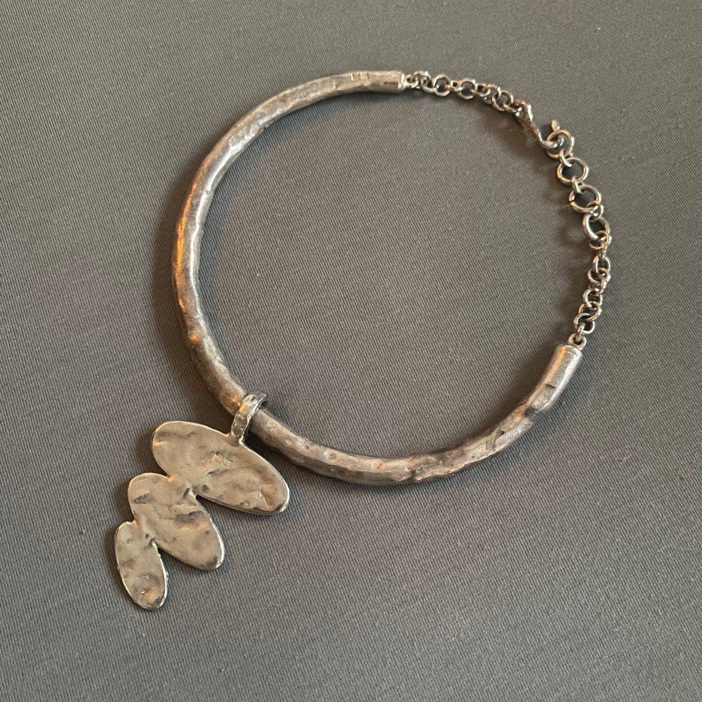 biche de bere choker necklace